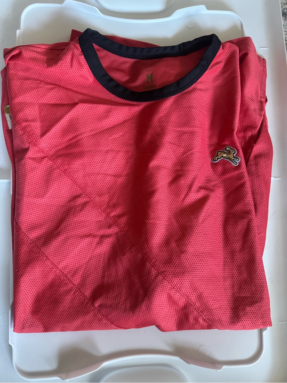Red Short-Sleeve Top with Contrast Collar